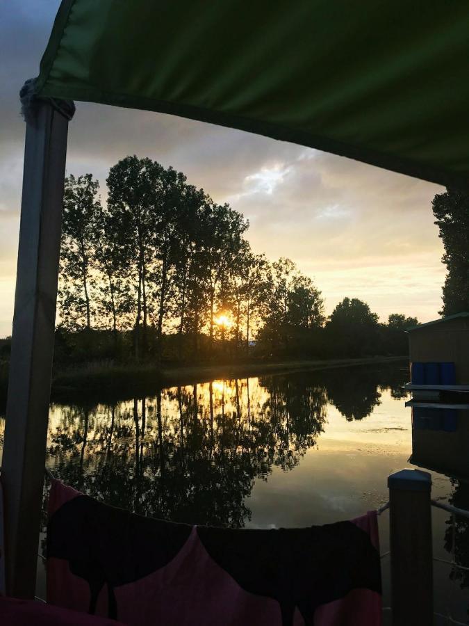 Cottage flottant Saint Jean de Losne option jacuzzi Extérieur photo