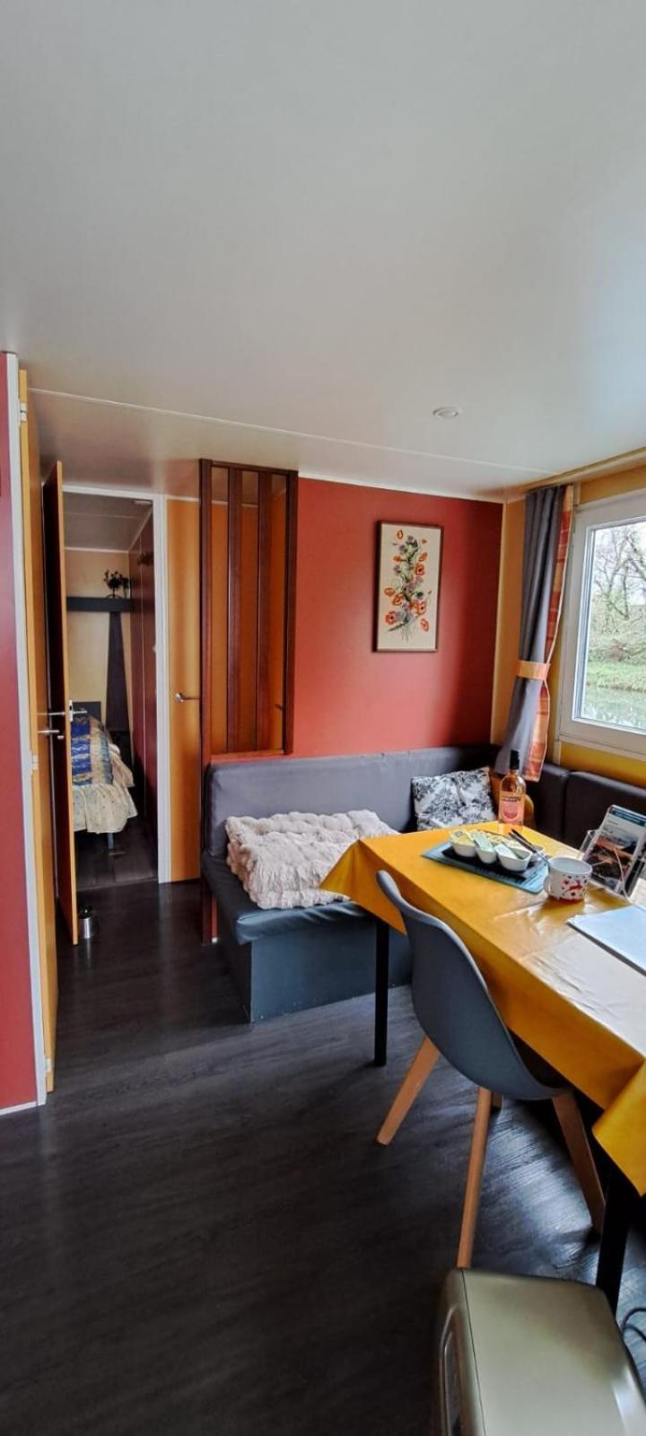 Cottage flottant Saint Jean de Losne option jacuzzi Extérieur photo